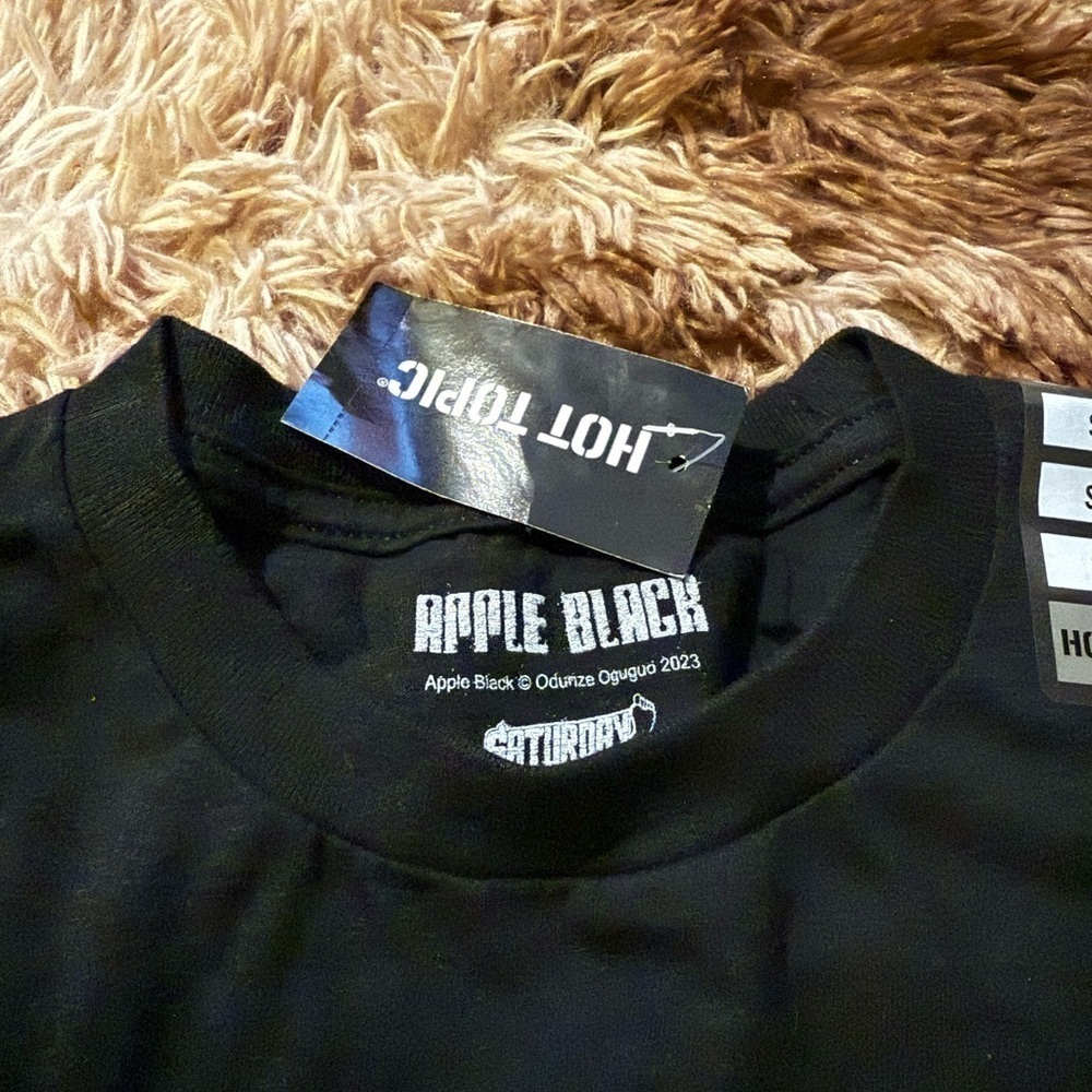 Apple Black Group Shot Tee *NEW* Mens Small - Picture 4 of 5